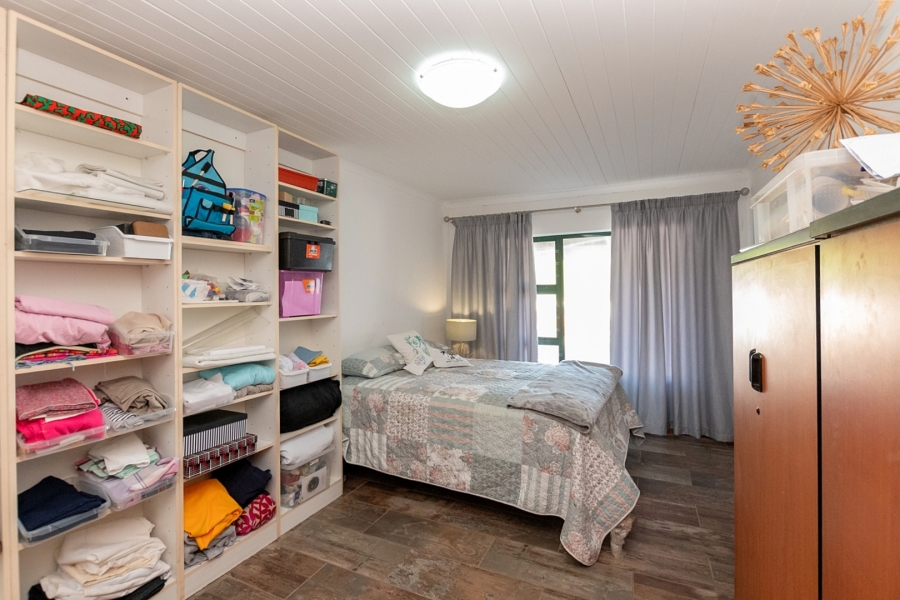 5 Bedroom Property for Sale in Duyker Eiland Western Cape